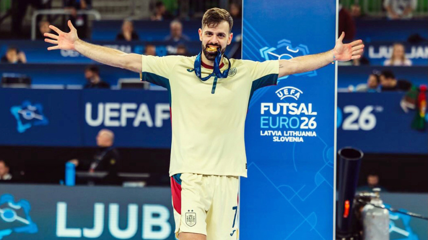 El molviceño José Raya en plena celebración de su título europeo