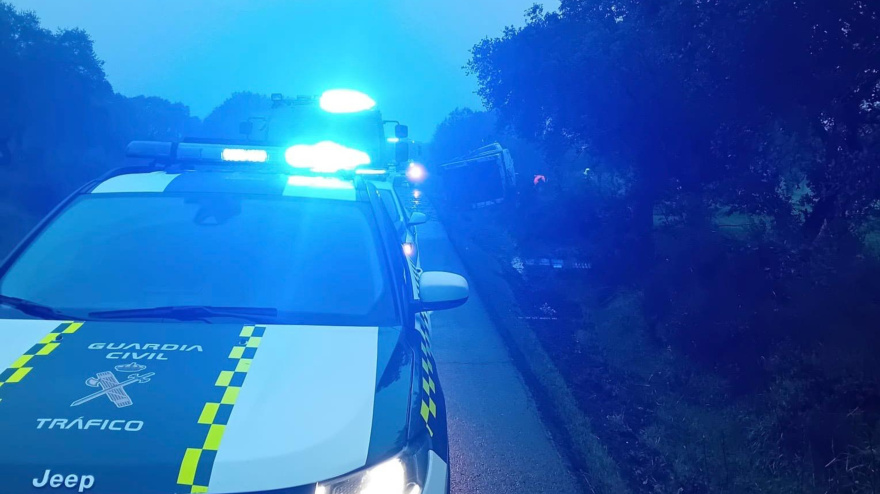 La Guardia Civil de Cáceres en el lugar del accidente esta mañana