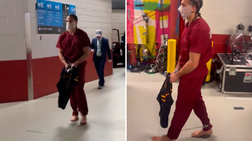 La significativa imagen de un jugador de los Patriots a su llegada a la Superbowl