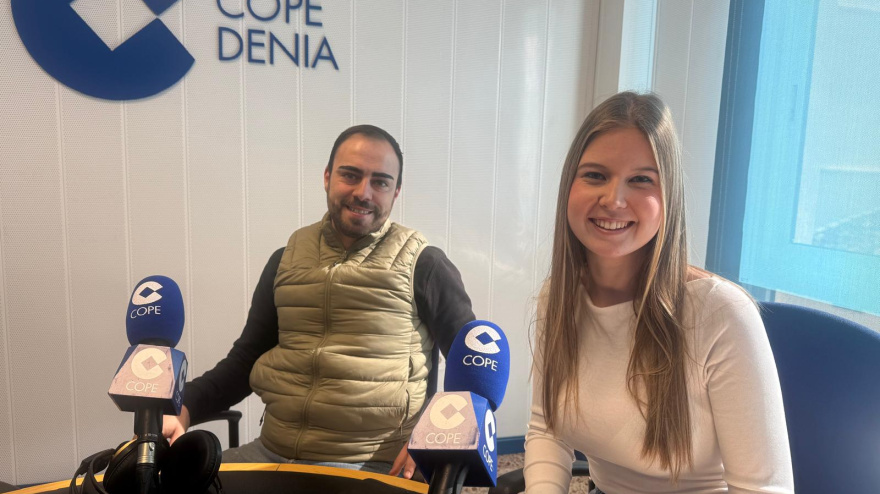 Miguel Escobar, presidente de la Falla Diana, y Irene López, fallera mayor de la Falla Saladar, en COPE Dénia Marina Alta