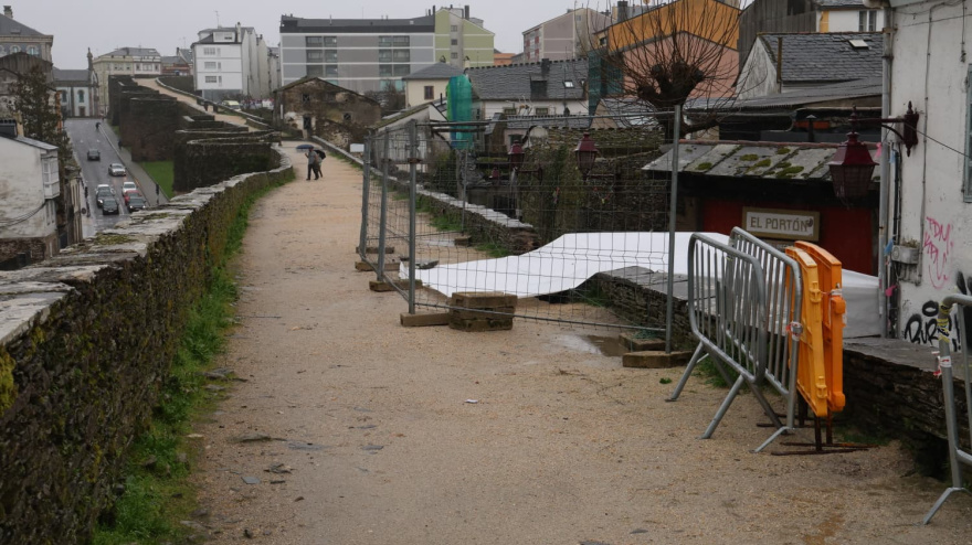 El paso por el adarve ha quedado restablecido