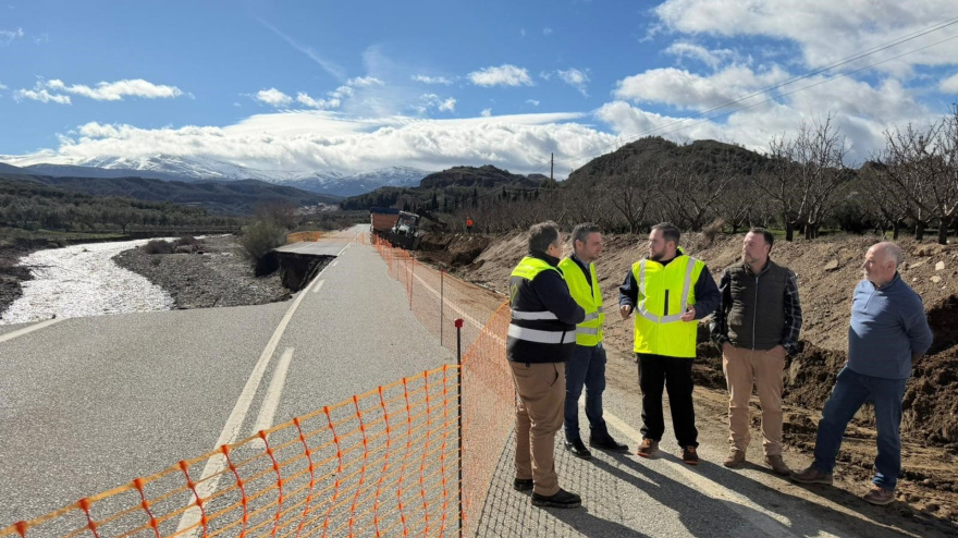 Visita al inicio de las obras de un paso alternativo paralelo a la carretera GR-4105