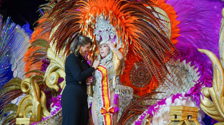 Aitana, junto a la alcaldesa