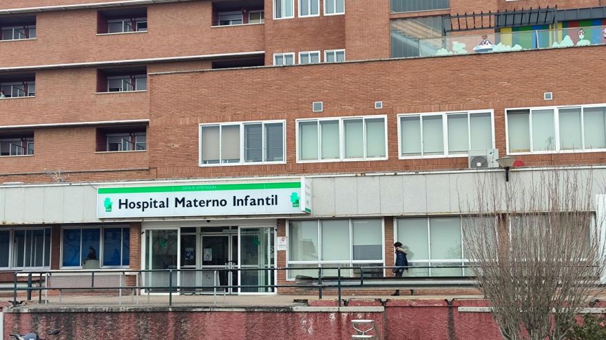 Entrada al Hospital Materno Infantil de Badajoz.