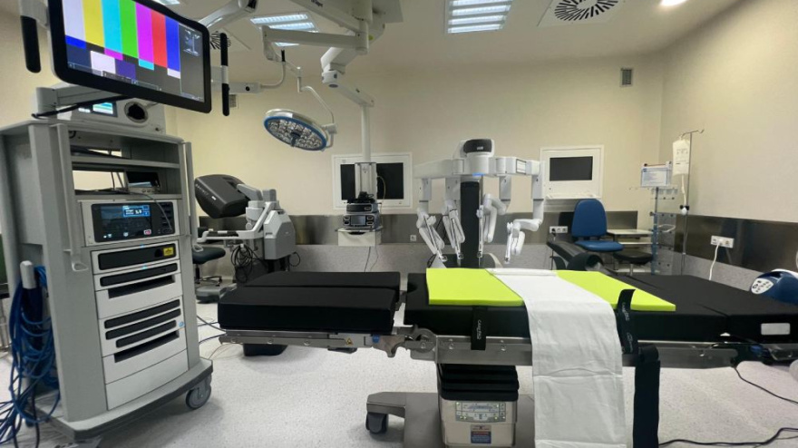 Alejandro Romero, cirujano general y coordinador del programa de cirugía robótica en el Hospital Clínico de Valladolid, hace balance en Herrera en COPE del primer año de funcionamiento del robot quirúrgico Da Vinci