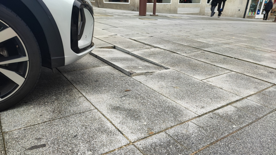 Pavimento roto casco histórico