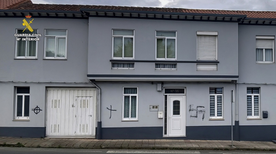 Una de las viviendas que apareció con algunas pintadas