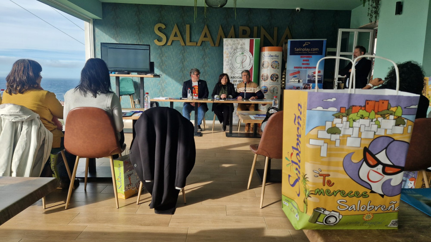 Los guías de Granada descubren el potencial turístico de la Costa Tropical