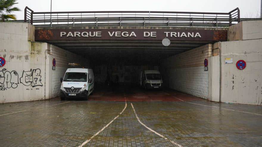 Compuerta del Parque Vega de Triana de Sevilla
