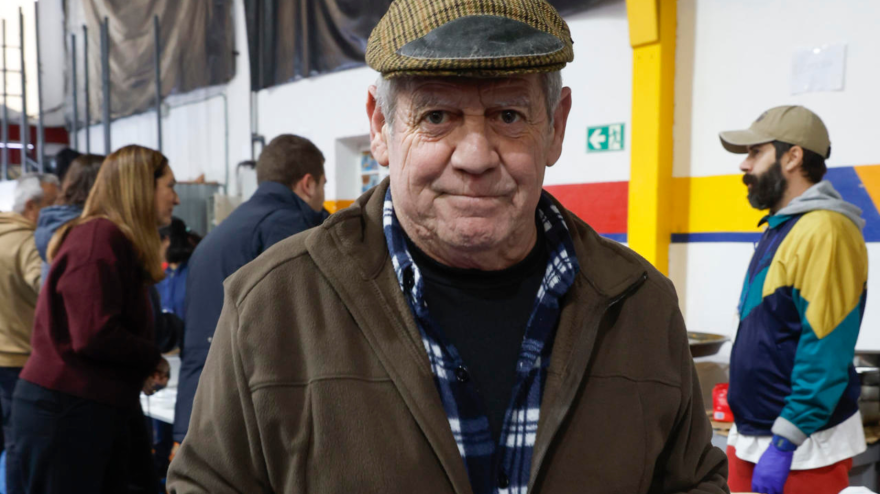 Uno de los desalojados de Grazalema en el centro deportivo 'El Fuerte' en Ronda, Málaga