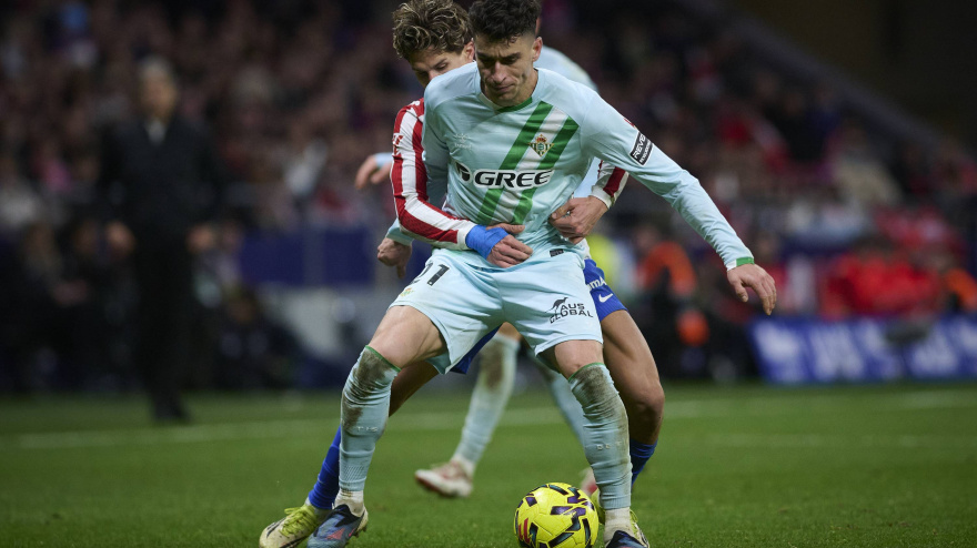 February 8, 2026, Madrid, Madrid, Spain: Atletico de Madrid's Giuliano Simeone (B) and Real Betis Balompie's Marc Roca during La Liga match. February 08 ,2026. (Credit Image: © Ropero/PsnewZ via ZUMA Press)