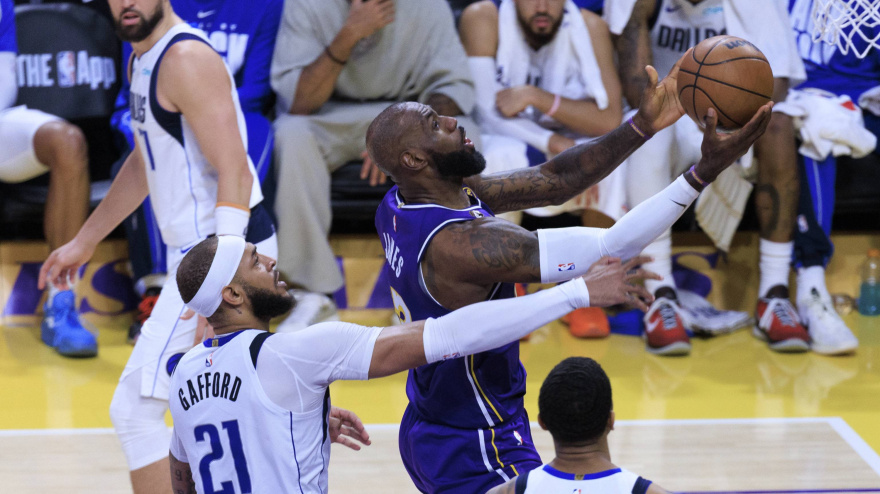 LeBron James firmó el primer triple-doble de la temporada y el primero de un jugador de 41 años.