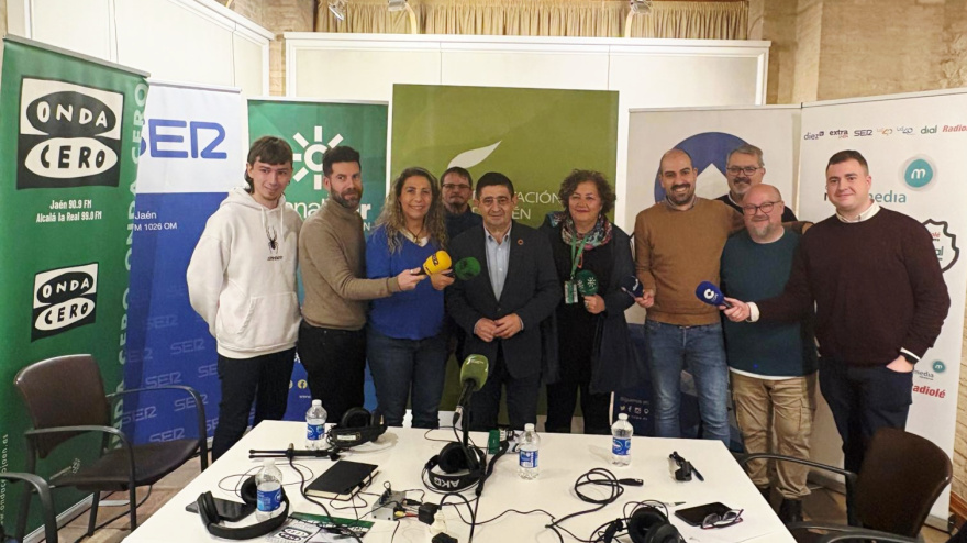 La radio se reivindica en su Día Mundial: el medio que nunca falla cuando todo se apaga