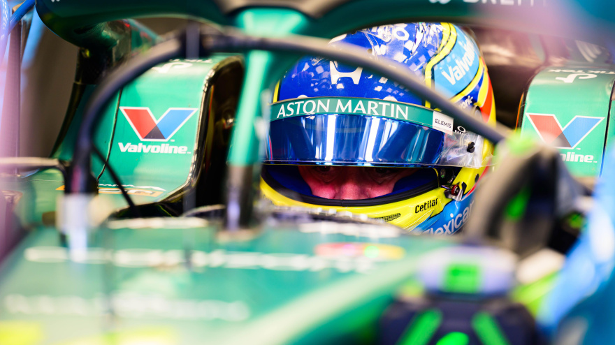 Pruebas de pretemporada de Fórmula 1 1. Fernando Alonso del equipo Aston Martin Aramco F1 durante el segundo día de pruebas.