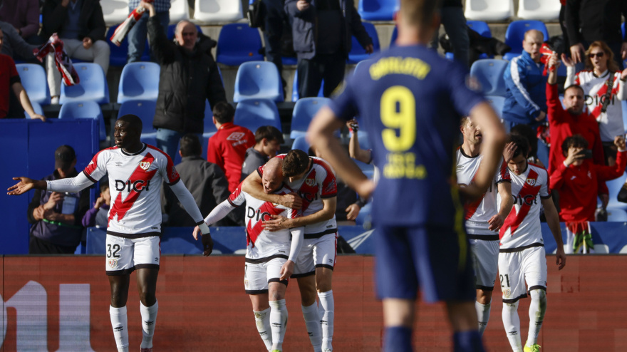 Sorloth, triste despuse del gol de Óscar Valentin