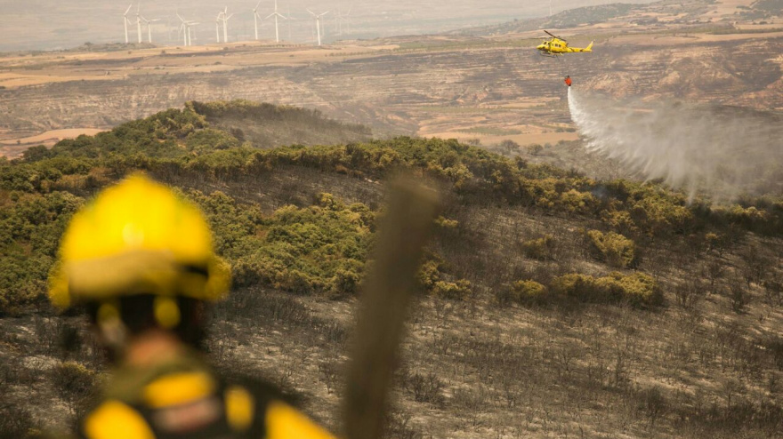 Efectivos del INFOAR en el incendio forestal de Añón de Moncayo