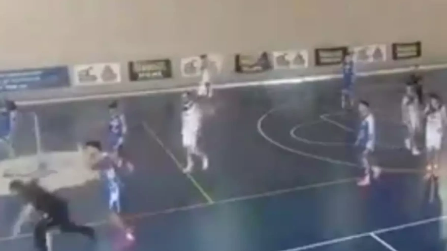 Captura de imagen del momento de la agresión.