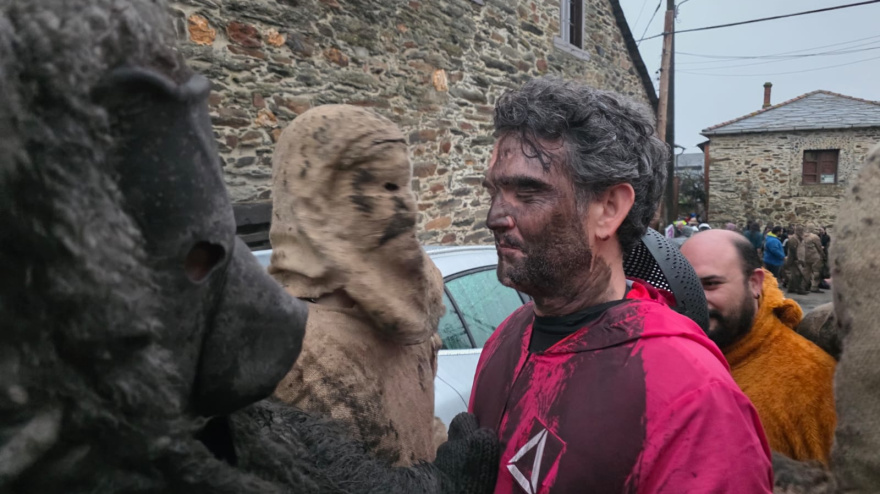 Javier Arias durante su encuentro con el Oso de Salcedo, en A Pobra do Brollón