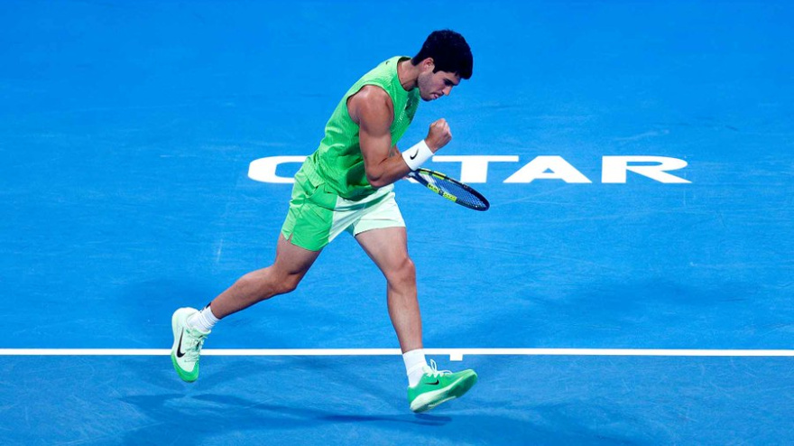 Alcaraz arranca con paso firme en Doha