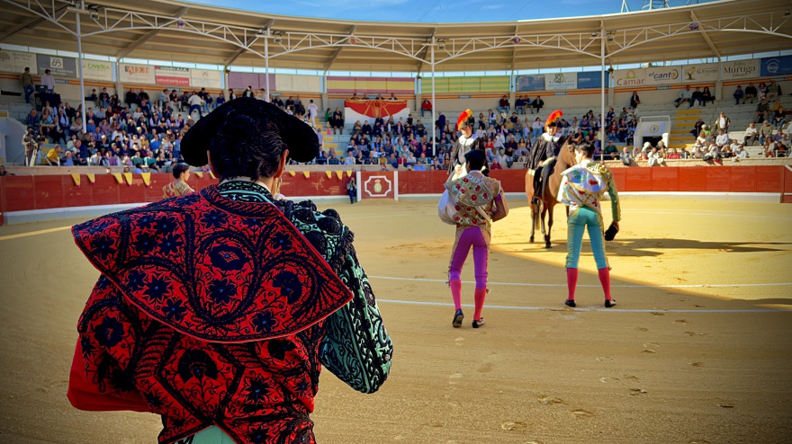 Paseíllo en la plaza de toros de Villaseca de la Sagra (Toledo)