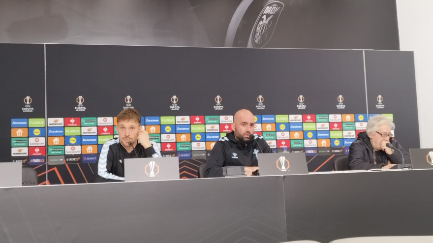 Radu y Giráldez, en sala de prensa del Toumba Stadium, en la previa del PAOK - Celta