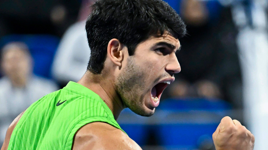Carlos Alcaraz, durante su concurso en el torneo de Doha