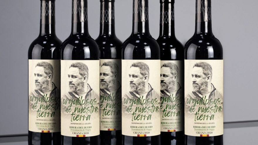 Vox vende botellas de vino en su página web con la imagen de Santiago Abascal