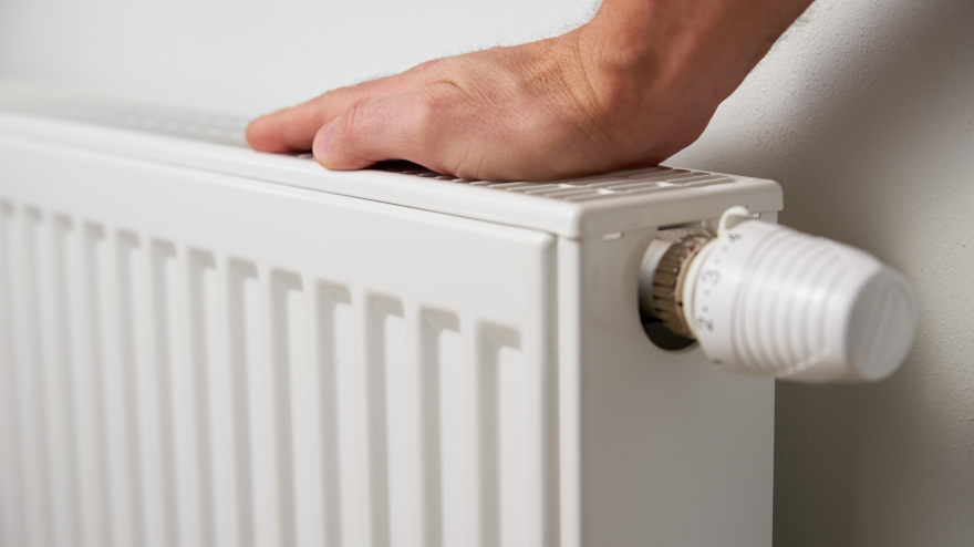 Foto de archivo de un radiador eléctrico