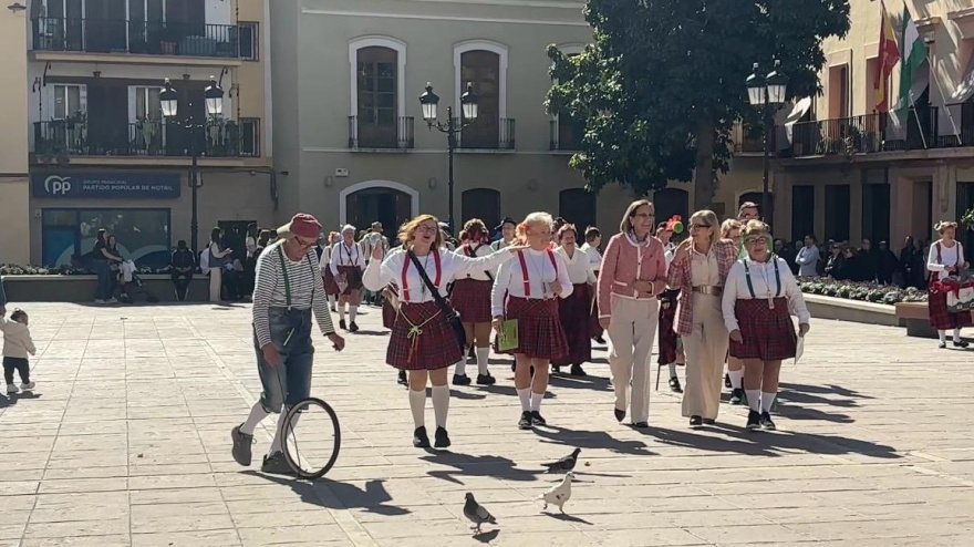 El carnaval de la Alpujarra y la costa de Granada une a mayores y niños en Motril