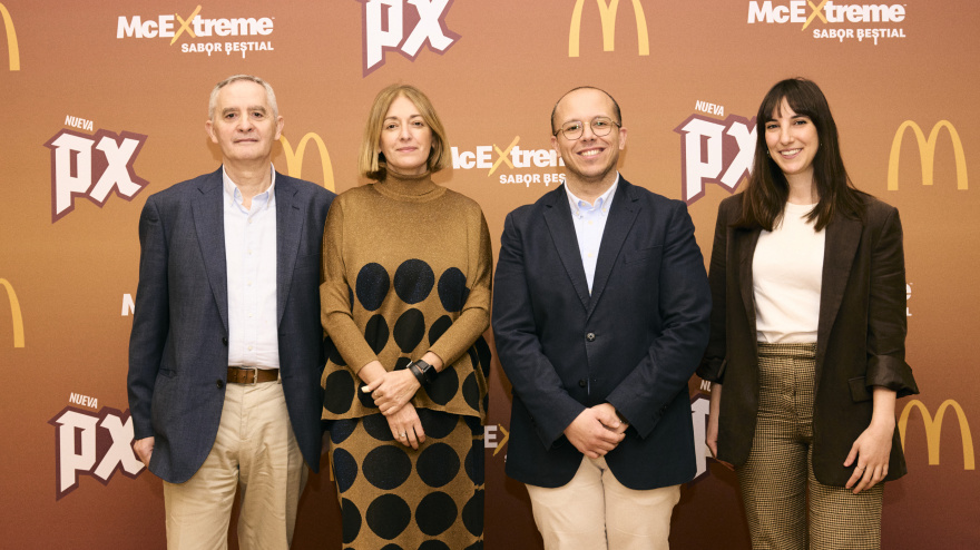 Rafael Guardeño de Arteoliva junto a Irene Gómez, Paloma Cabral y Hector Rivero