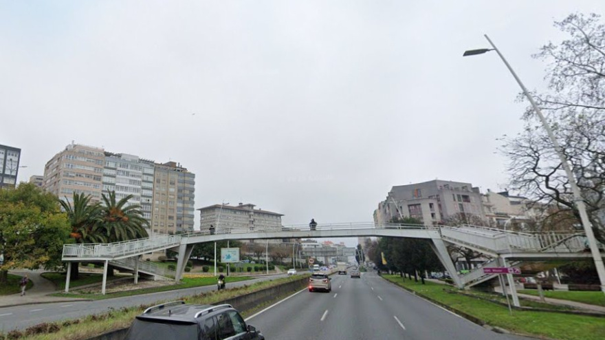 Pasarela entre estaciones de Alfonso Molina (A Coruña)