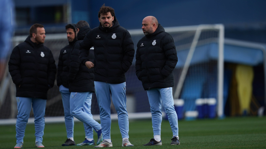 Manolo González dirigió la sesión de ayer junto a Gerard Garrido, su segundo entrenador.