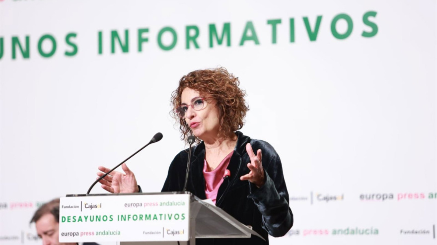 La vicepresidenta primera del Gobierno y ministra de Hacienda, María Jesús Montero, en un desayuno informativo de Europa Press en Sevilla.