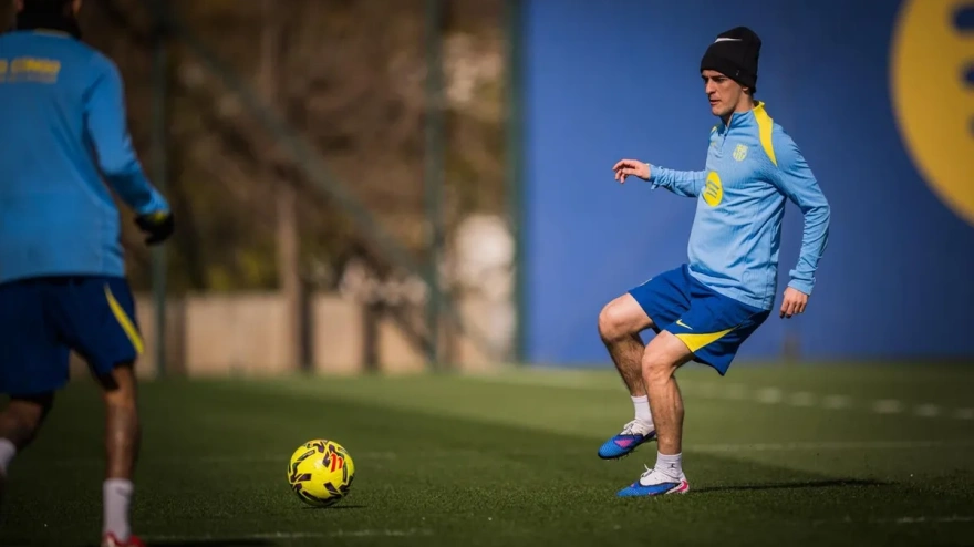 Pablo Gavi vuelve a los entrenamientos tras su larga lesión