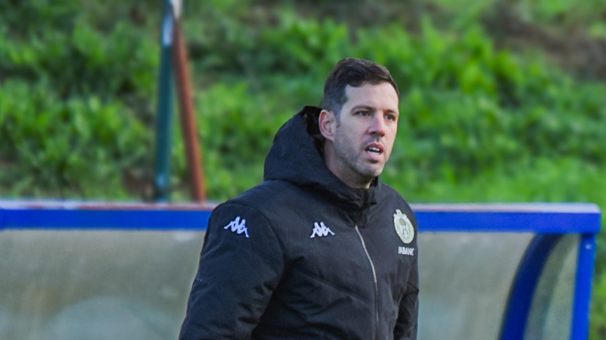 Jorge Cuesta en un entrenamiento del CD Arenteiro