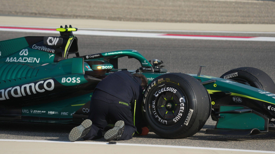 Nuevo día de problemas para Aston Martin en su pretemporada accidentada.