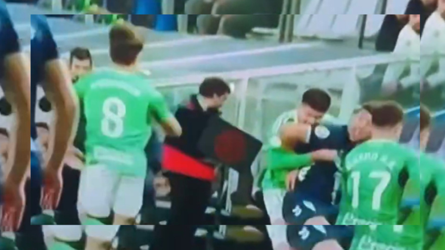 Álex Zalaya expulsado por un mordisco en el Racing de Ferrol - Celta Fortuna