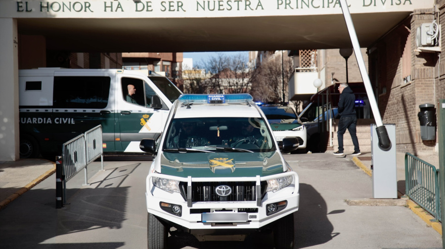 El presunto asesino de su mujer e hija de 12 años es trasladado a disposición judicial, desde la Comandancia de la Guardia Civil de Castellón