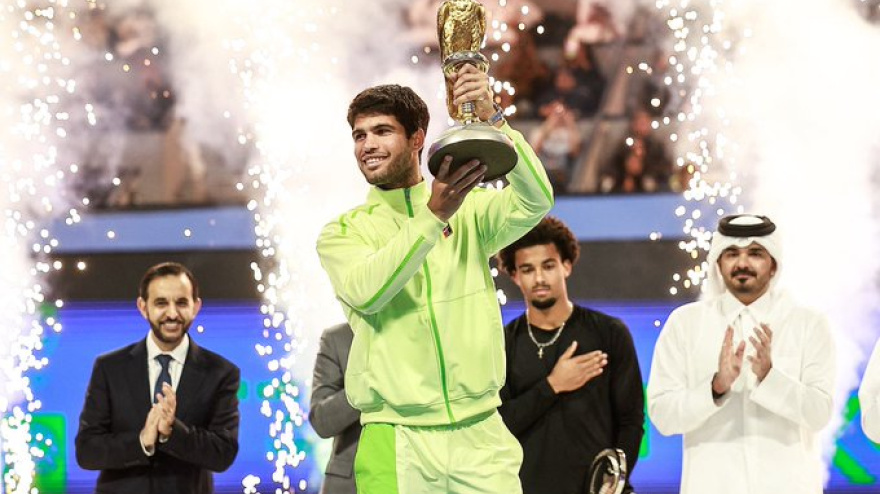 Carlos Alcaraz conquista Doha