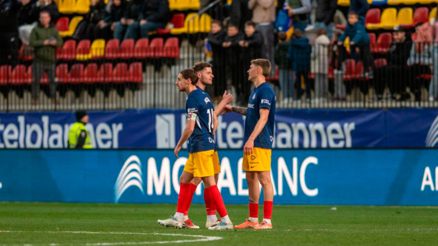 Los jugadores del Andorra celebran uno de los goles ante el Real Zaragoza