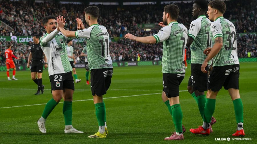 Jugaron del Racing celebran su victoria