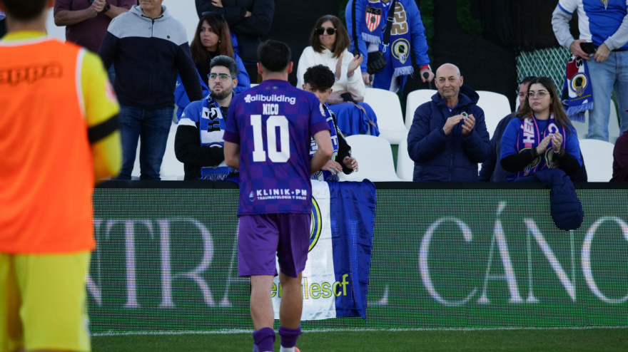 Nico saluda a los aficionados desplazados a Torremolinos.
