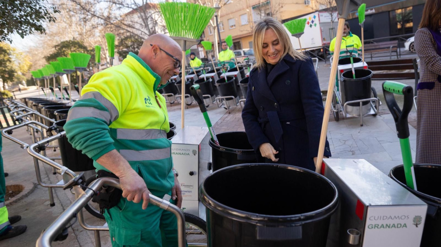 Granada incorpora tecnología GPS al servicio de limpieza