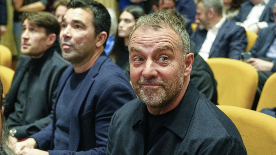 Hansi Flick, presente en la presentación del libro de Joan Laporta