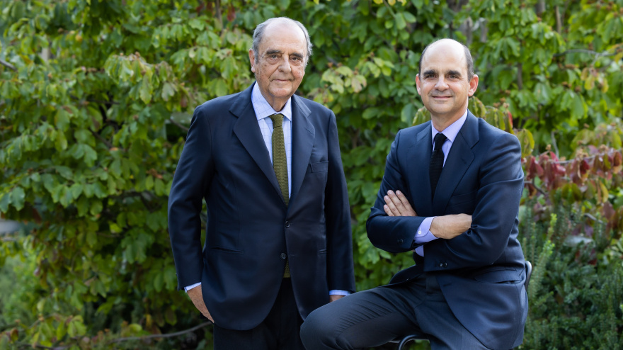 De izda a dcha: el expresidente de Banca March, Carlos March Delgado; y el nuevo presidente de la firma, Juan March de la Lastra