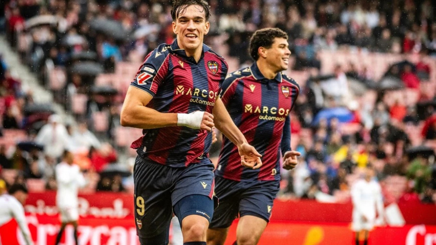 Espí celebra su único gol en Liga: en Sevilla en enero