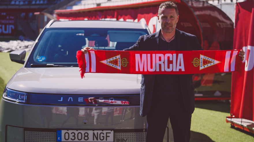 Curro Torres, presentado como nuevo entrenador del Real Murcia