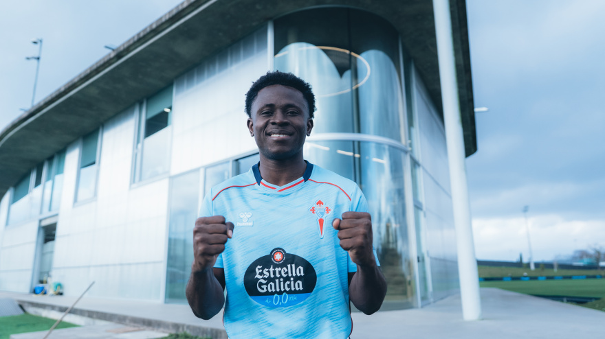 Bernard Somuah, tras firmar su renovación con el Celta