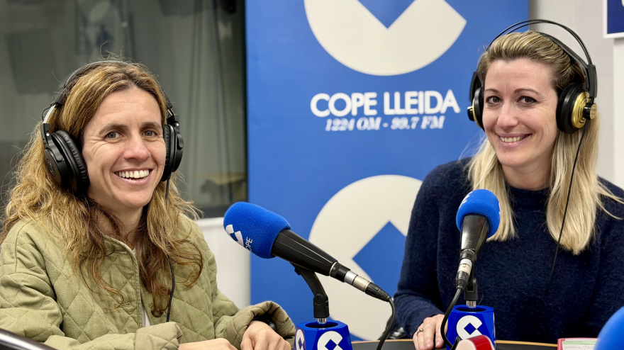 Mireia Blanco i Carlota Wetzel de Fedac Lleida als estudis de COPE Lleida