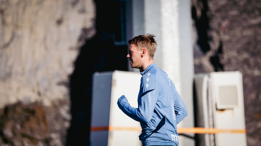 Oskarrson en carrera continua durante una sesión de trabajo en Zubieta